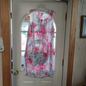 New Lorraine White Flowered Nightgown Women's Size M